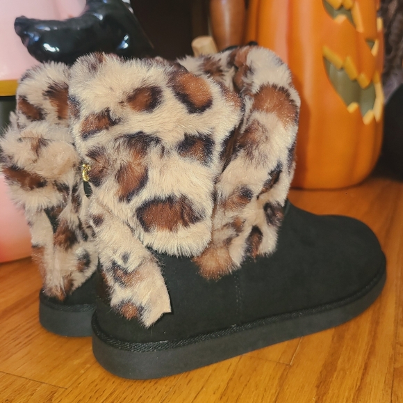Juicy Couture Leopard Boots 💕 - Picture 1 of 6